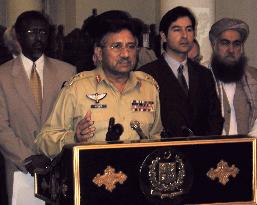 Musharraf says he is against military strikes during Ramadan